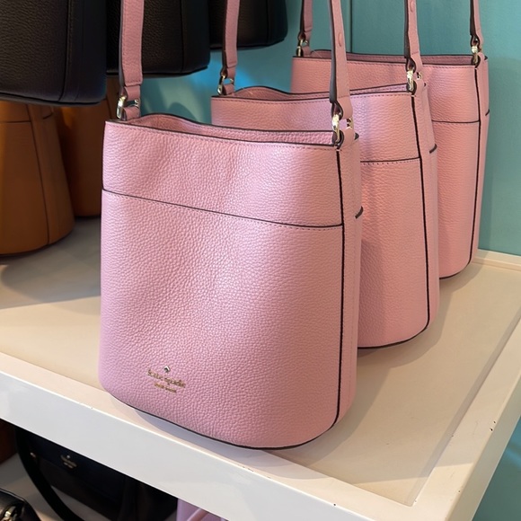 Kate Spade Leila Small Bucket Bag
COLOR:
Quartz Pink
NWT - Picture 15 of 16